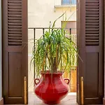 Townhouse Apartment *