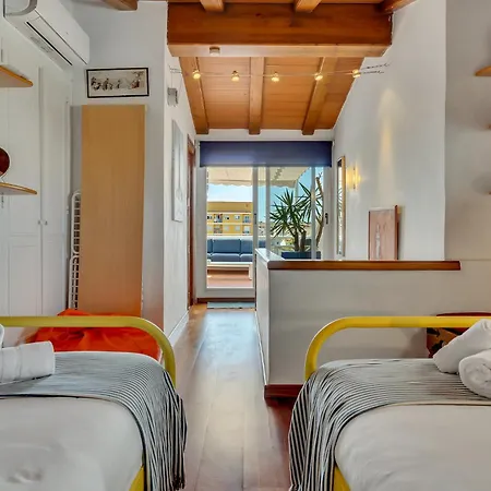 Townhouse Apartment *